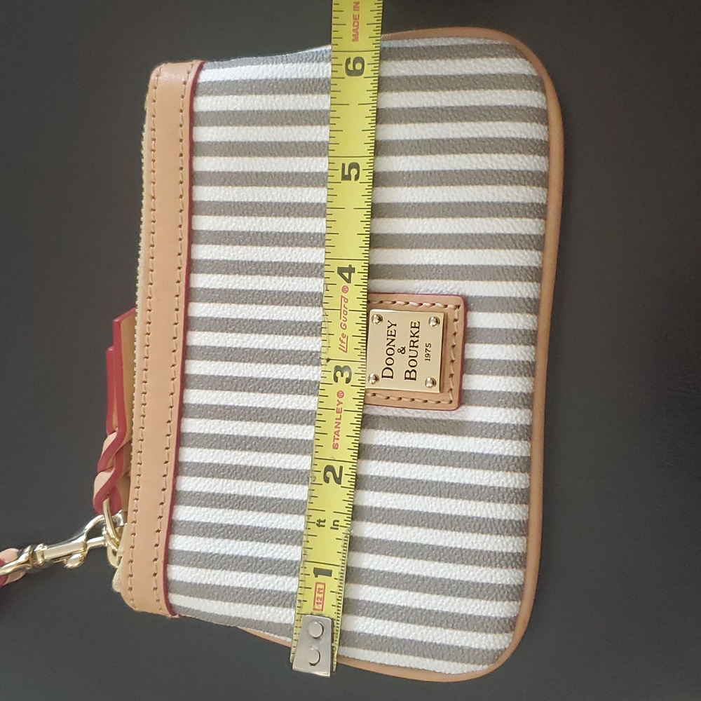 DOONEY & BOURKE Wristlet - Picture 2 of 4